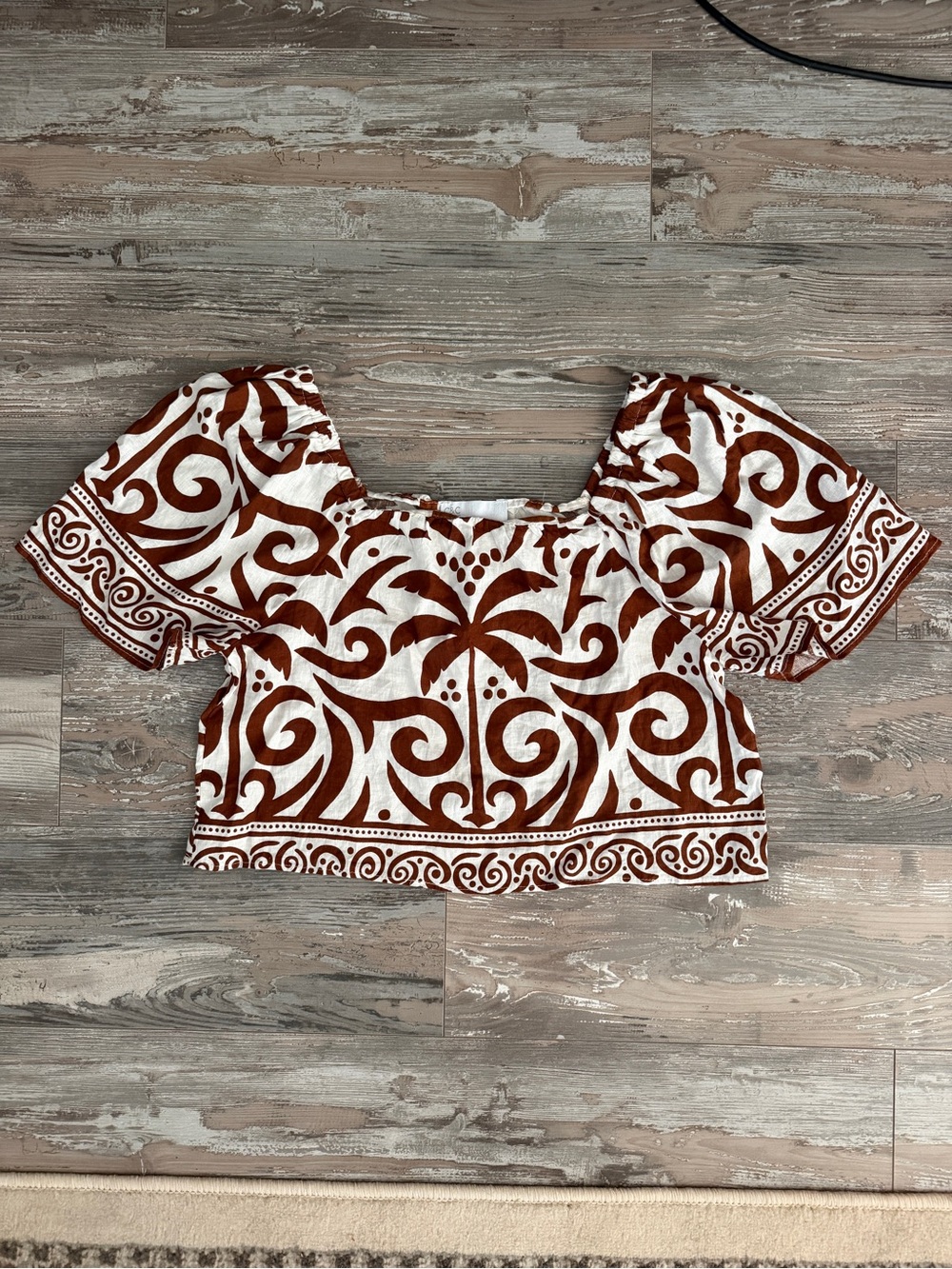 C&C California White & Brown Crop Top